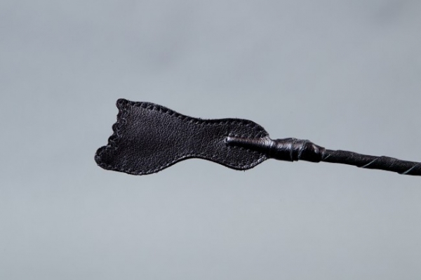 Стек PODIUM с витым основанием "ступня" из натуральной кожи