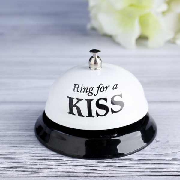Звонок настольный "Ring for a kiss", 7.5х7.5х6.5 см