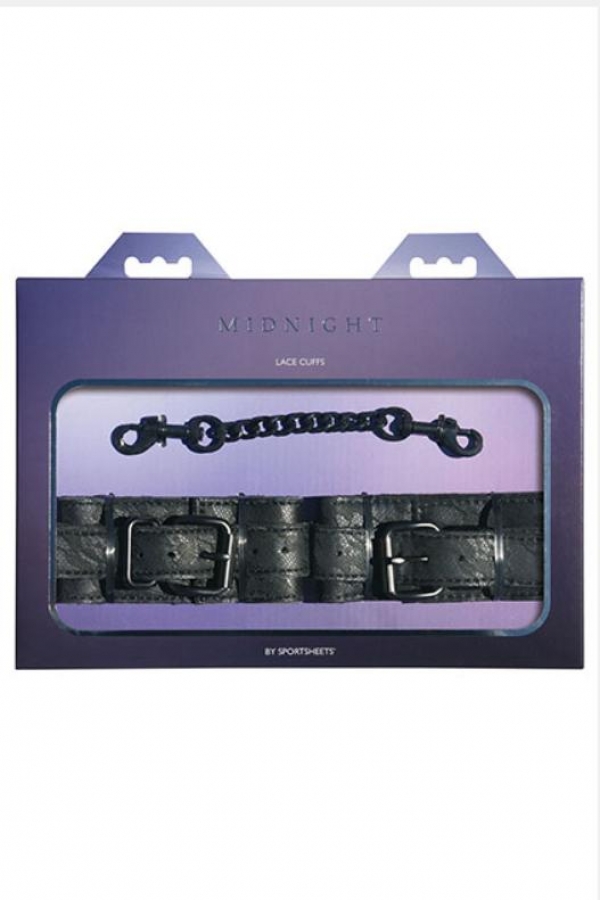 Наручники из черного кружева.
