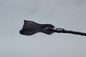 Стек PODIUM с витым основанием "ступня" из натуральной кожи