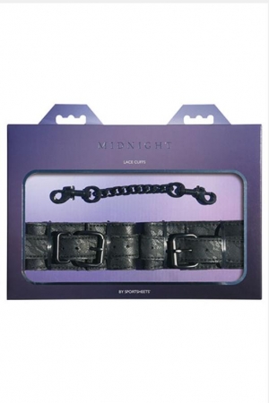 Наручники из черного кружева.